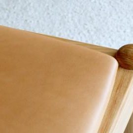 椅子を作る 3　〜革を張る